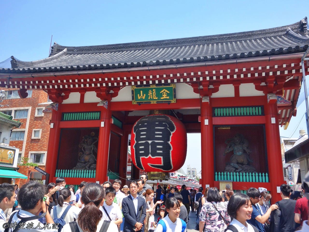 Asakusa Temple, Raimon, Nakamise-dori 1