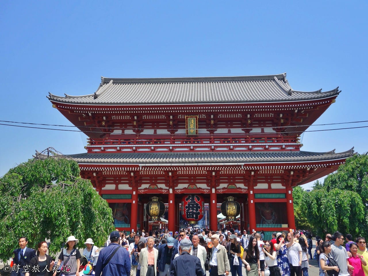 Asakusa Temple, Raimon, Nakamise-dori 9
