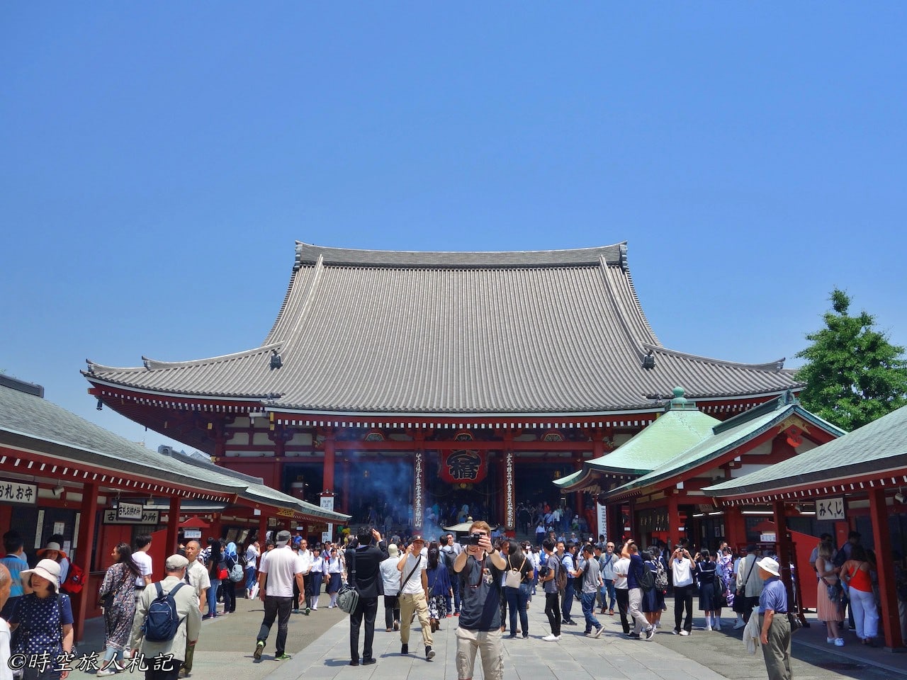 Asakusa Temple, Raimon, Nakamise-dori 13
