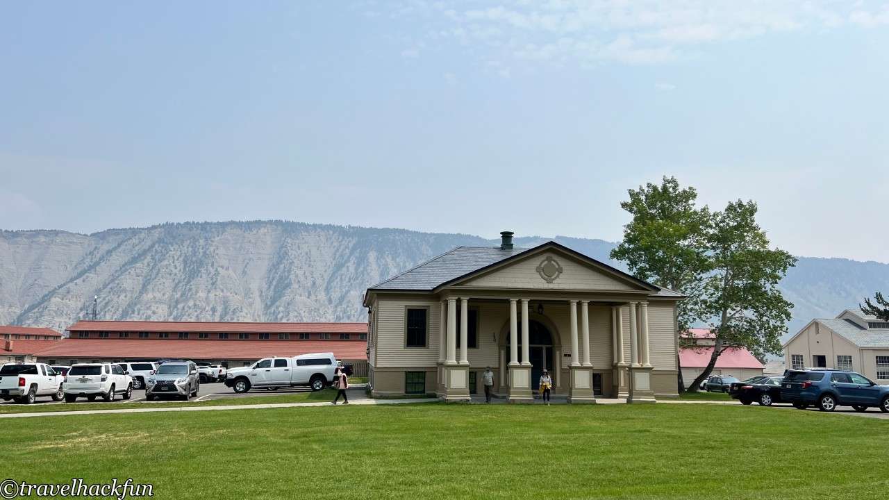 【黃石國家公園】Mammoth Hot Springs 猛瑪溫泉區旅遊攻略 | 奇幻階梯溫泉 42 Mammoth Hot Springs,猛瑪溫泉 41